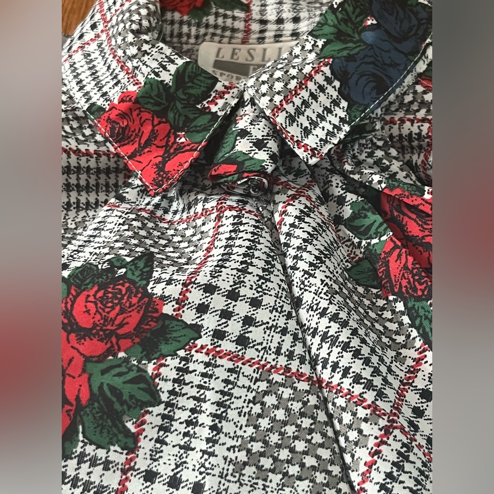 Vintage graphic rose pattern blouse with jabot 1970s medium - Picture 7 of 9